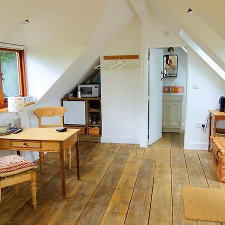 The Roost Apartment Semley Bagian luar foto
